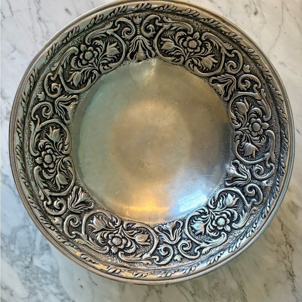 Wilton Armetale - William and Mary collection, Floral Salad Bowl